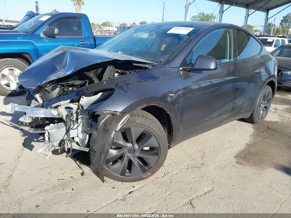 7SAYGDED1SF269200 2025 TESLA MODEL Y - Image 2