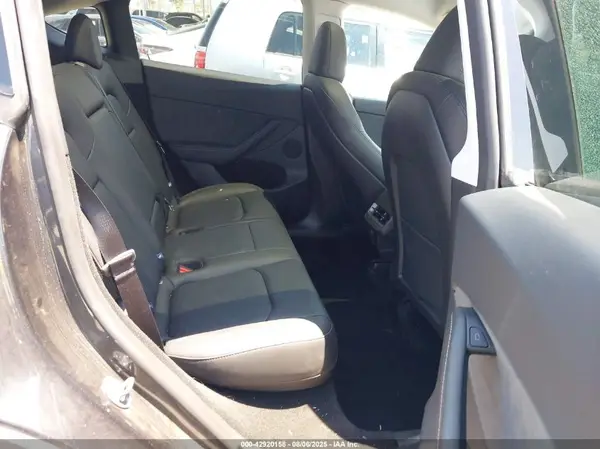 7SAYGDED1SF269228 2025 TESLA MODEL Y - Image 8