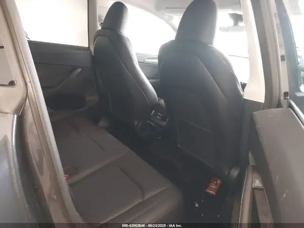 7SAYGDED1SF271657 2025 TESLA MODEL Y - Image 8
