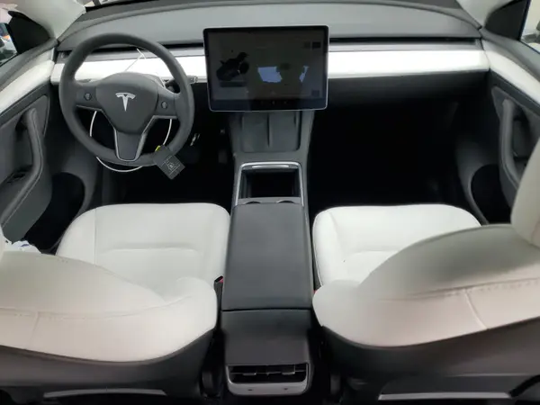 7SAYGDED1SF276986 2025 TESLA MODEL Y - Image 8