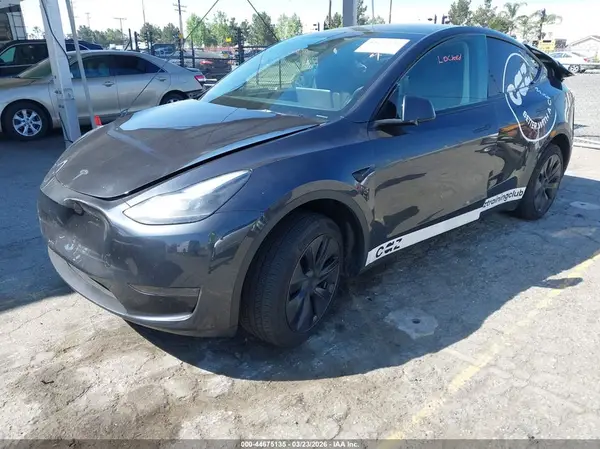 7SAYGDED1SF314166 2025 TESLA MODEL Y - Image 2