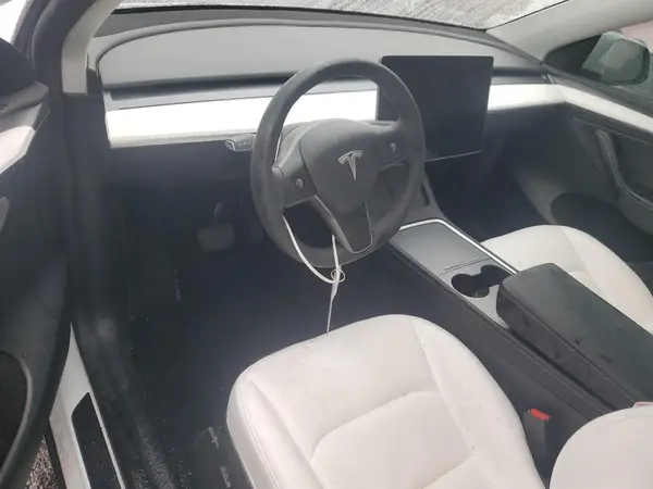 7SAYGDED1SF317598 2025 TESLA MODEL Y - Image 8