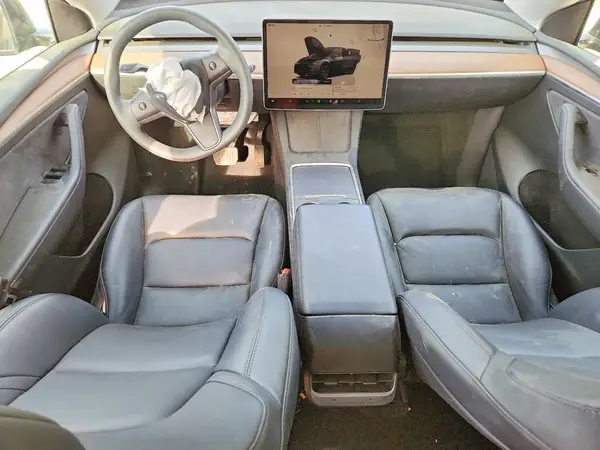 7SAYGDED1SF320629 2025 TESLA MODEL Y - Image 8