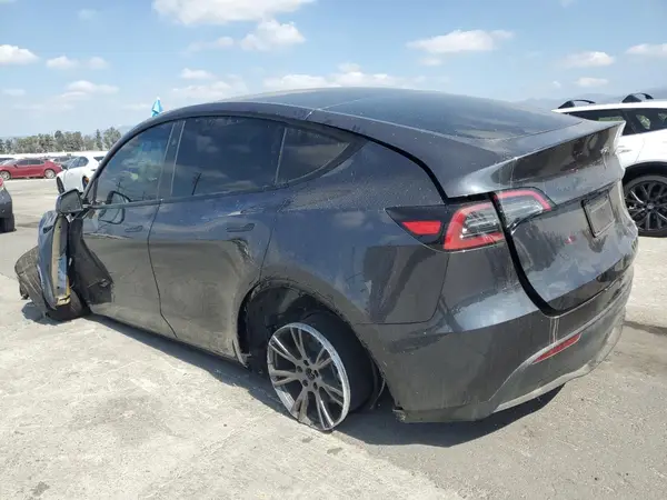 7SAYGDED1SF320663 2025 TESLA MODEL Y - Image 2