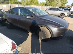 7SAYGDED1TA607774 2026 TESLA MODEL Y