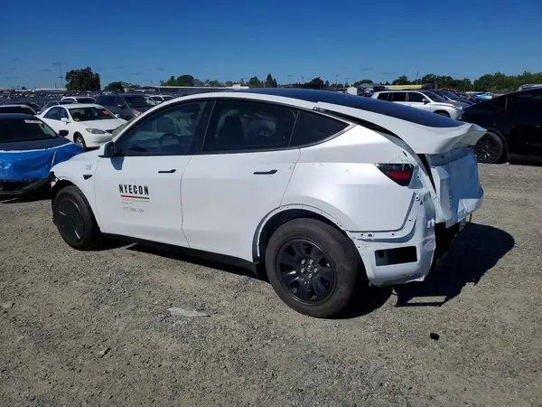 7SAYGDED1TA618399 2026 TESLA MODEL Y - Image 2