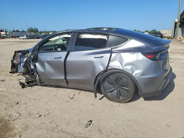 7SAYGDED1TA704277 2026 TESLA MODEL Y - Image 2