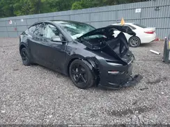7SAYGDED1TF376975 2026 TESLA MODEL Y