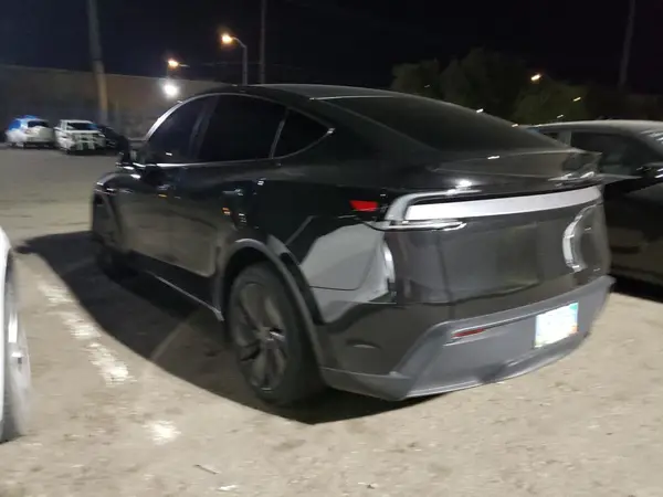 7SAYGDED1TF379410 2026 TESLA MODEL Y - Image 2