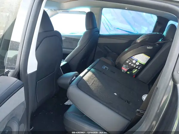 7SAYGDED1TF383053 2026 TESLA MODEL Y - Image 8