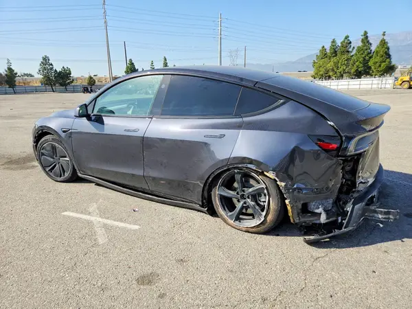 7SAYGDED1TF387779 2026 TESLA MODEL Y - Image 2