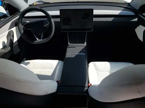 7SAYGDED1TF396692 2026 TESLA MODEL Y - Image 8