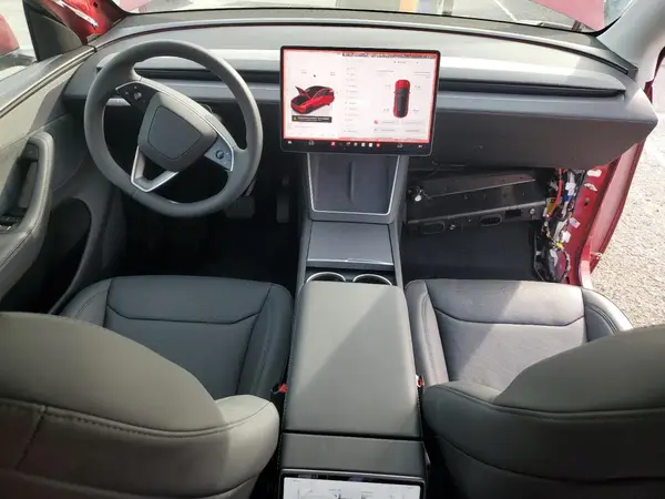 7SAYGDED1TF415662 2026 TESLA MODEL Y - Image 8