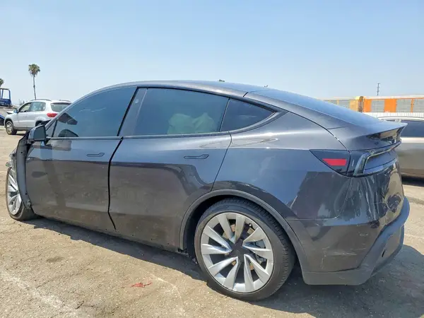 7SAYGDED1TF440738 2026 TESLA MODEL Y - Image 2