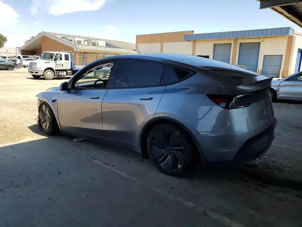 7SAYGDED1TF454638 2026 TESLA MODEL Y - Image 2