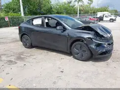 7SAYGDED1TF516023 2026 TESLA MODEL Y
