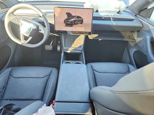 7SAYGDED1TF638431 2026 TESLA MODEL Y - Image 8