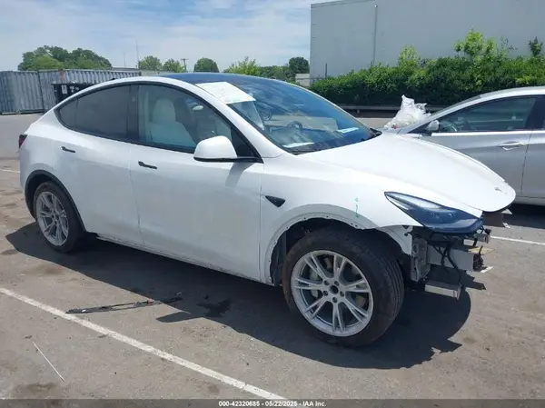 7SAYGDED2PF931521 2023 TESLA MODEL Y - Image 1