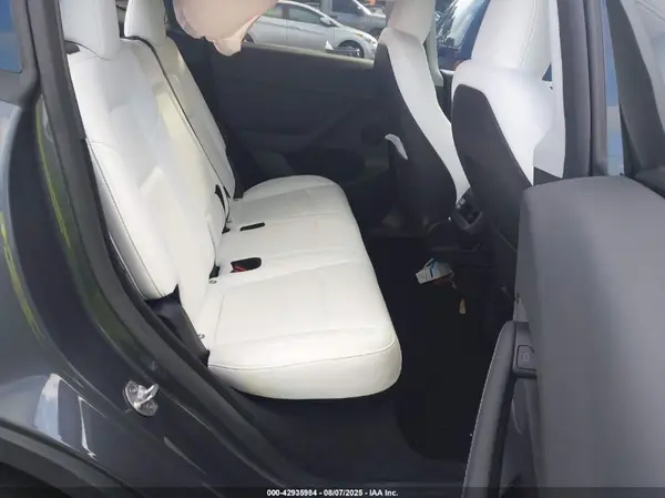 7SAYGDED2PF940784 2023 TESLA MODEL Y - Image 8