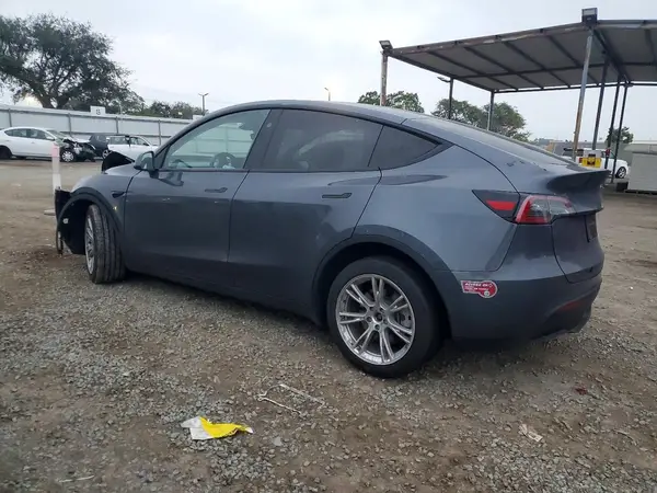 7SAYGDED2PF956872 2023 TESLA MODEL Y - Image 2