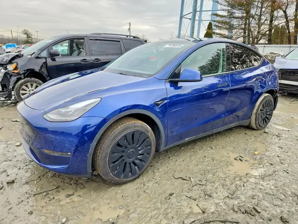 7SAYGDED2PF958850 2023 TESLA MODEL Y - Image 1