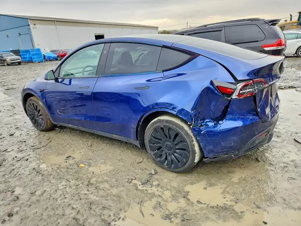 7SAYGDED2PF958850 2023 TESLA MODEL Y - Image 2