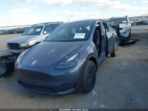7SAYGDED2PF960954 2023 TESLA MODEL Y - Image 2