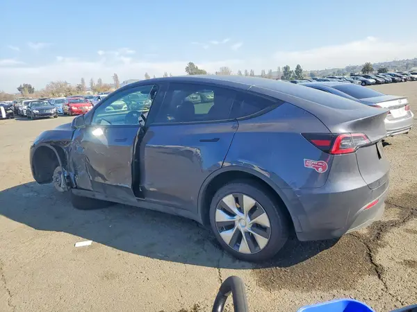 7SAYGDED2PF964857 2023 TESLA MODEL Y - Image 2