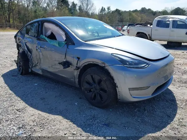 7SAYGDED2RA320291 2024 TESLA MODEL Y - Image 1