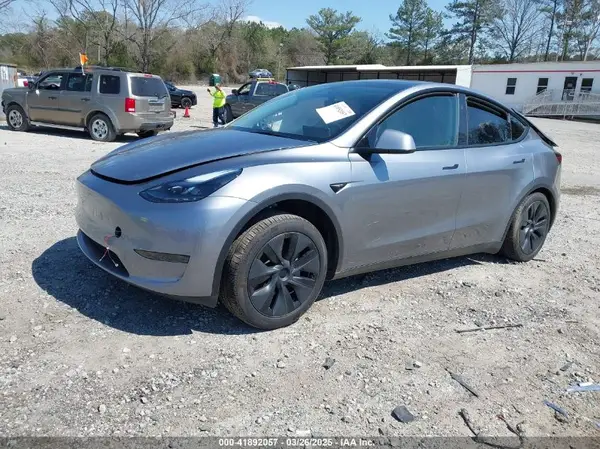 7SAYGDED2RA320291 2024 TESLA MODEL Y - Image 2