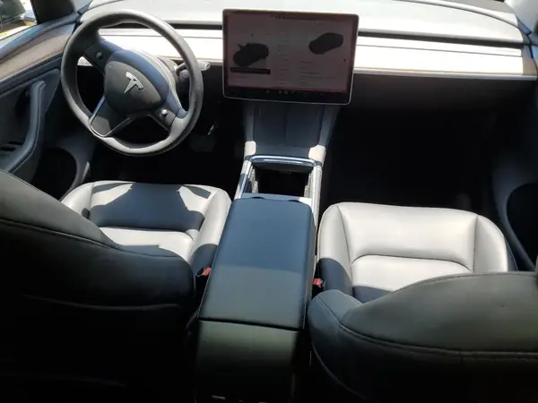 7SAYGDED2RA329802 2024 TESLA MODEL Y - Image 8