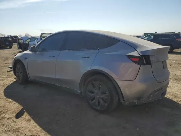 7SAYGDED2RA331694 2024 TESLA MODEL Y - Image 2