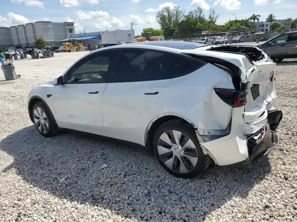 7SAYGDED2RF010239 2024 TESLA MODEL Y - Image 2
