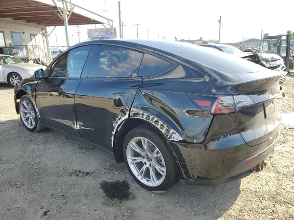 7SAYGDED2RF015540 2024 TESLA MODEL Y - Image 2