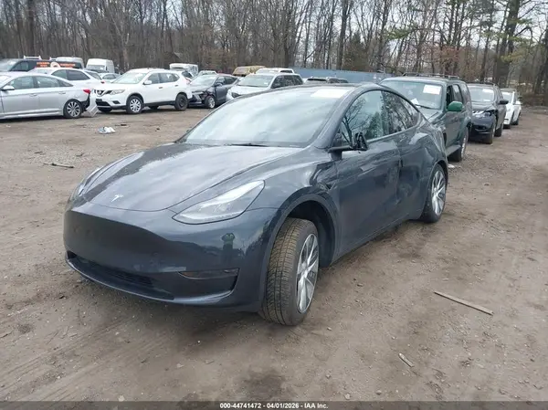 7SAYGDED2RF016008 2024 TESLA MODEL Y - Image 2