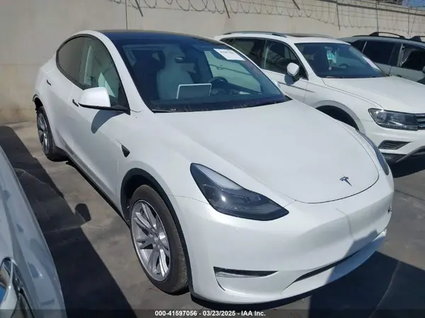 7SAYGDED2RF017448 2024 TESLA MODEL Y - Image 1