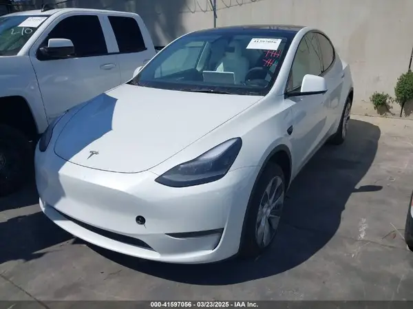 7SAYGDED2RF017448 2024 TESLA MODEL Y - Image 2