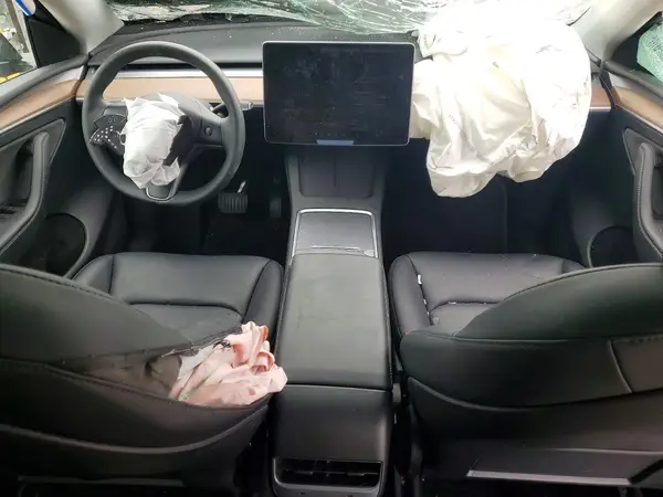 7SAYGDED2RF020317 2024 TESLA MODEL Y - Image 8