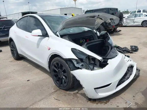 7SAYGDED2RF035190 2024 TESLA MODEL Y - Image 1