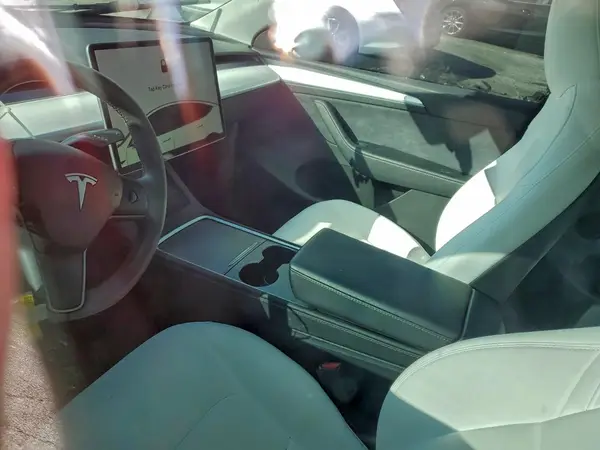 7SAYGDED2RF041734 2024 TESLA MODEL Y - Image 8