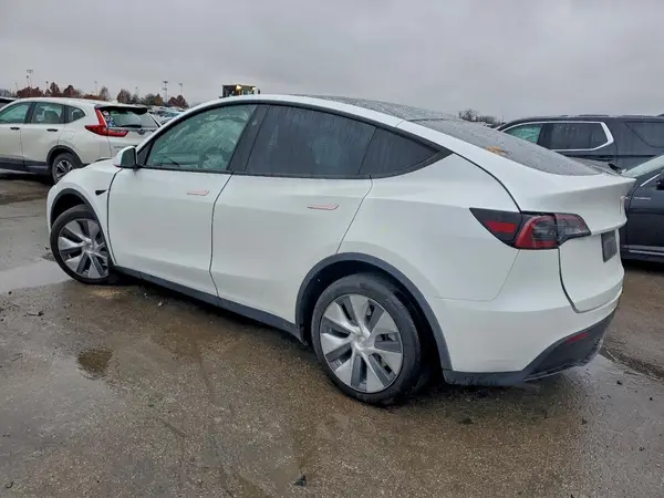 7SAYGDED2RF047209 2024 TESLA MODEL Y - Image 2