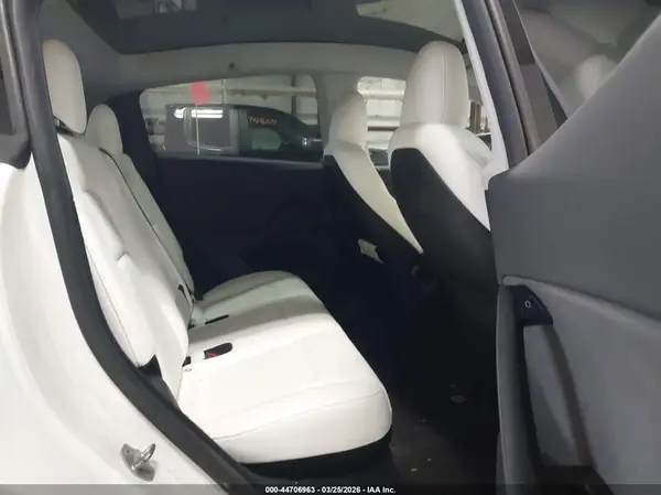 7SAYGDED2RF047890 2024 TESLA MODEL Y - Image 8