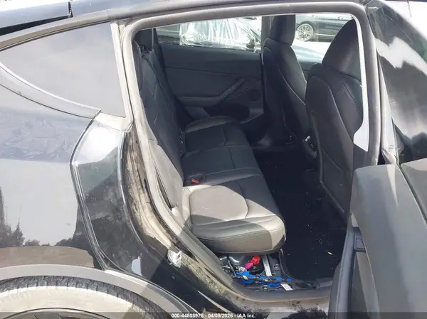 7SAYGDED2RF054631 2024 TESLA MODEL Y - Image 8