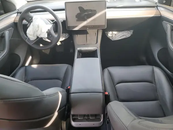 7SAYGDED2RF056105 2024 TESLA MODEL Y - Image 8