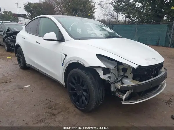 7SAYGDED2RF083448 2024 TESLA MODEL Y - Image 1