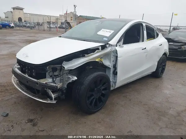 7SAYGDED2RF083448 2024 TESLA MODEL Y - Image 2