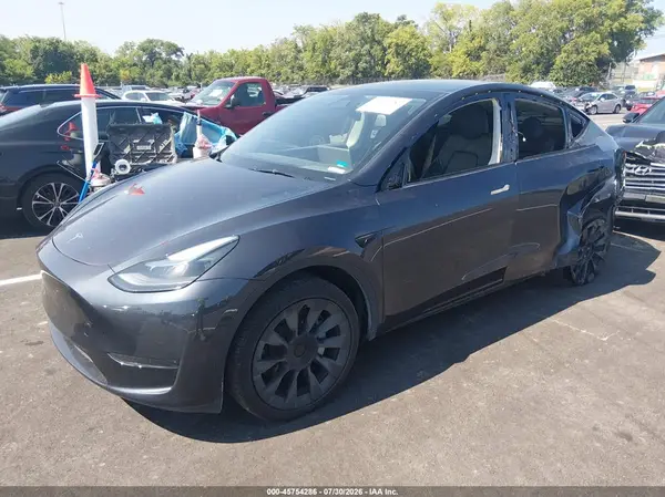 7SAYGDED2RF091906 2024 TESLA MODEL Y - Image 2