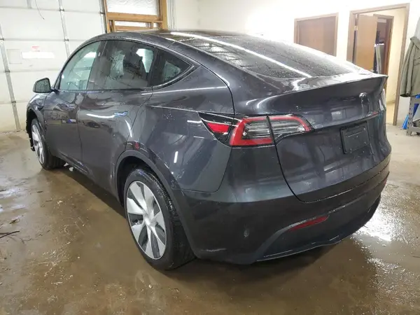 7SAYGDED2RF093204 2024 TESLA MODEL Y - Image 2