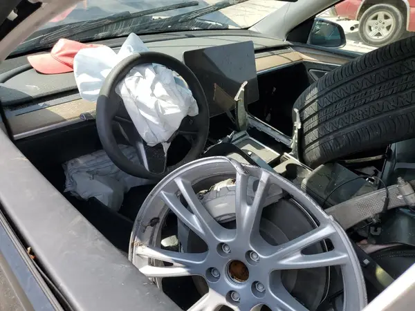 7SAYGDED2RF094708 2024 TESLA MODEL Y - Image 8