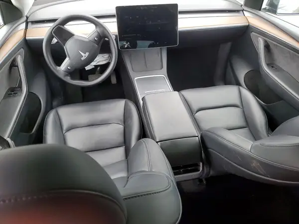 7SAYGDED2RF095552 2024 TESLA MODEL Y - Image 8